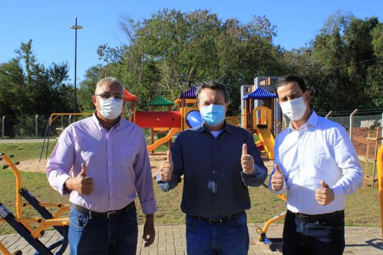 JUSSARA - O projeto Parques Urbanos do Paraná é o maior do Brasil, afirmou o secretário estadual do Desenvolvimento Sustentável e do Turismo, Márcio Nunes. Ele esteve nesta semana na região Noroeste para acompanhar as obras de quatro Parques Urbanos. São áreas de fundo de vale que serão recuperadas e reaproveitadas como espaços de lazer e turismo aos moradores, aliado à preservação ambiental. - 02/07/2021 - Foto: Divulgação SEDEST