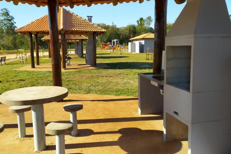 JUSSARA - O projeto Parques Urbanos do Paraná é o maior do Brasil, afirmou o secretário estadual do Desenvolvimento Sustentável e do Turismo, Márcio Nunes. Ele esteve nesta semana na região Noroeste para acompanhar as obras de quatro Parques Urbanos. São áreas de fundo de vale que serão recuperadas e reaproveitadas como espaços de lazer e turismo aos moradores, aliado à preservação ambiental. - 02/07/2021 - Foto: Divulgação SEDEST