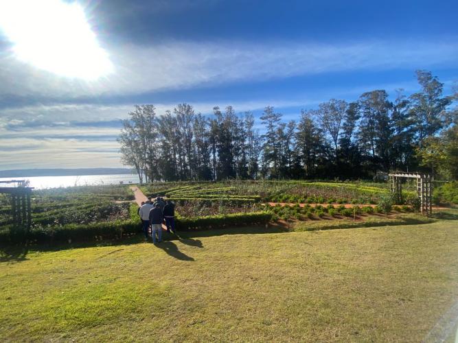 Uma nova regulamentação para o licenciamento ambiental de uso e ocupação das bordas do Reservatório Xavantes, na região do Angra Doce, será analisada pela Secretaria do Desenvolvimento Sustentável e do Turismo (Sedest). O anúncio foi feito pelo secretário da pasta, Márcio Nunes, durante visita no município de Carlópolis, nesta quinta-feira (29). - Curitiba, 29/07/2021 - Foto: SEDEST