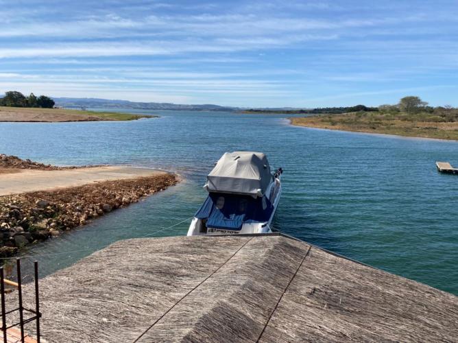 Uma nova regulamentação para o licenciamento ambiental de uso e ocupação das bordas do Reservatório Xavantes, na região do Angra Doce, será analisada pela Secretaria do Desenvolvimento Sustentável e do Turismo (Sedest). O anúncio foi feito pelo secretário da pasta, Márcio Nunes, durante visita no município de Carlópolis, nesta quinta-feira (29). - Curitiba, 29/07/2021 - Foto: SEDEST