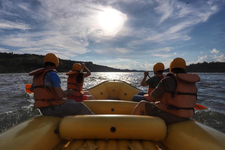 Tem praia, tem trilha, lugar para a família, cultura e aventura. Tem emoção, comida boa, rio e lagoa. Esse é um dos trechos da trilha sonora que embala a campanha de marketing da retomada do turismo no Paraná. - Na foto, Capanema - Trilha da Taquara.