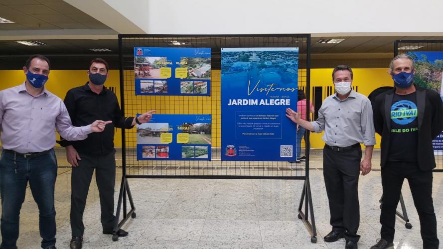 Exposição fotográfica no Aeroporto Afonso Pena apresenta atrações turísticas do Vale do Ivaí. Foto: SEDEST