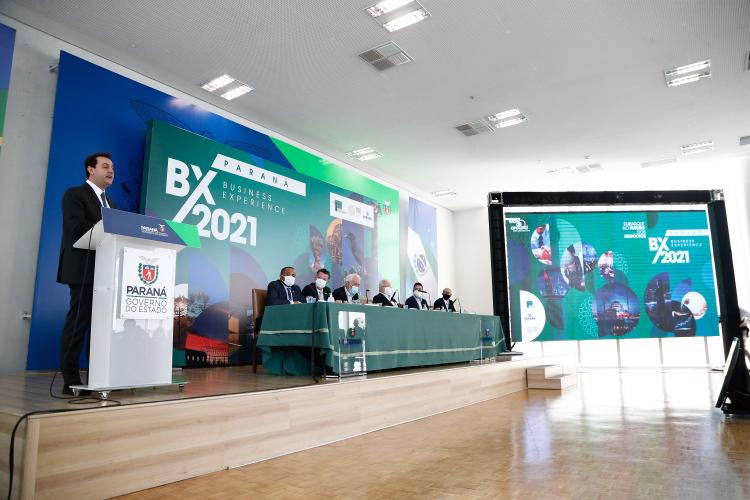 Da parte do Governo do Estado, uma das principais frentes de trabalho no período será apresentar os dois ativos de infraestrutura previstos para concessão em 2022: a Nova Ferroeste e os 3,3 mil km de rodovias.