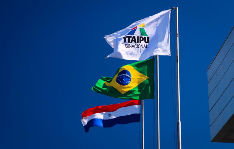Governador Carlos Massa Ratinho Junior acompanha o plantio da 24ª milionésima árvore pela Itaipu Binacional - Foz do Iguaçu, 03/12/2021 Foto: José Fernando Ogura/AEN