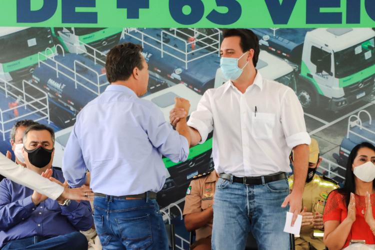 Entrega de caminhões