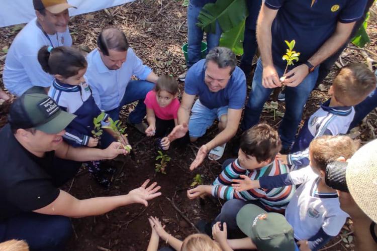 Soltura de peixes Piquiri e Ivaí