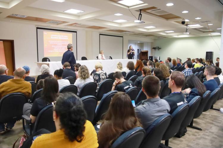 Governo entrega os planos operacionais para as 15 regiões turísticas do Paraná até 2024