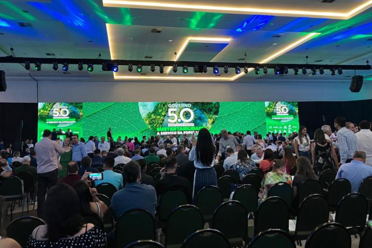 Governador defende expansão das políticas de sustentabilidade em encontro com prefeitos