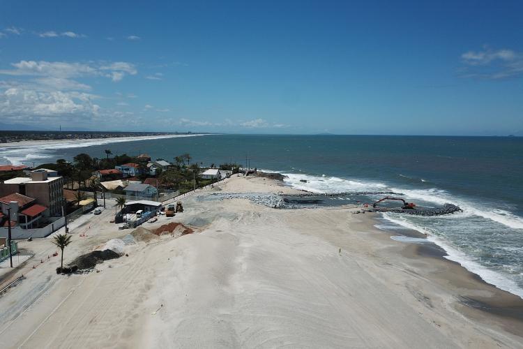 Obras de recuperação em Matinhos seguirão em andamento durante a temporada de verão