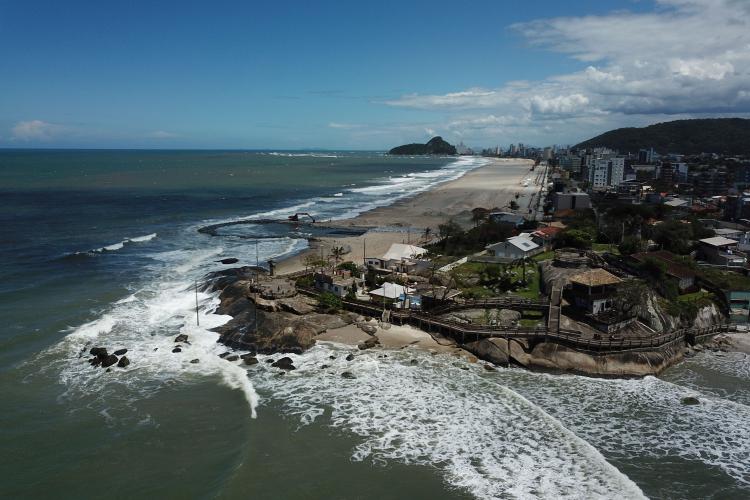 Obras de recuperação em Matinhos seguirão em andamento durante a temporada de verão