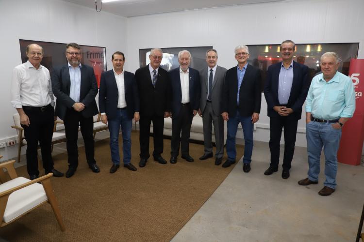 Instituto Água e Terra (IAT) entregou a Licença de Operação da unidade aos investidores