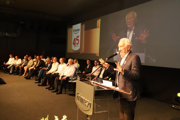 Instituto Água e Terra (IAT) entregou a Licença de Operação da unidade aos investidores