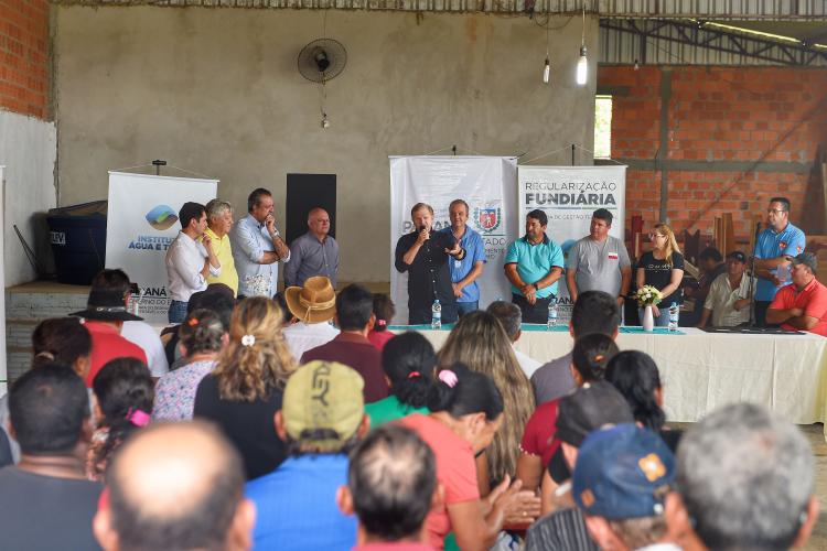 Governo do Estado entrega 94 títulos de domínio e matrículas em Ivaí, nos Campos Gerais - Foto: Denis Ferreira Netto