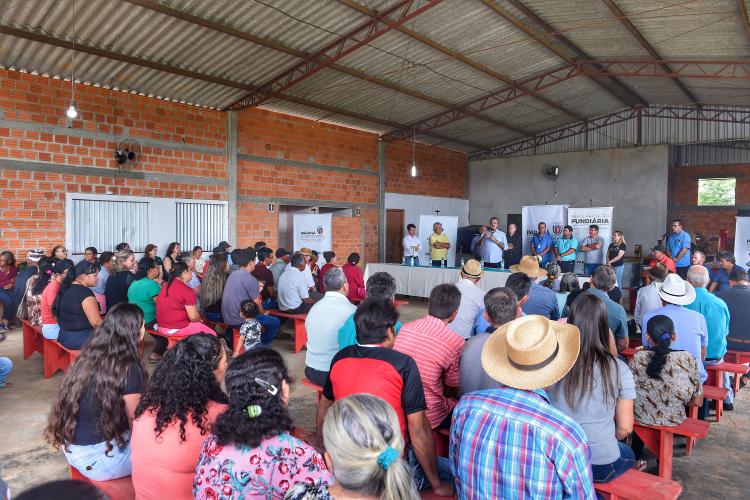 Governo do Estado entrega 94 títulos de domínio e matrículas em Ivaí, nos Campos Gerais - Foto: Denis Ferreira Netto