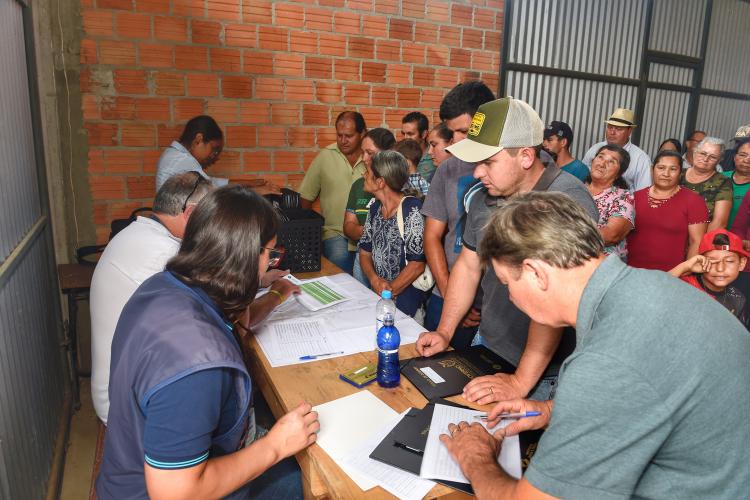 Governo do Estado entrega 94 títulos de domínio e matrículas em Ivaí, nos Campos Gerais - Foto: Denis Ferreira Netto