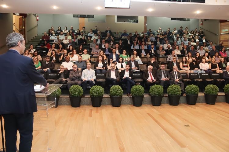 Paraná entrega 83 certificados a empresas e companhias que cumprem papel ambiental - Foto: Alessandro Vieira/SEDEST