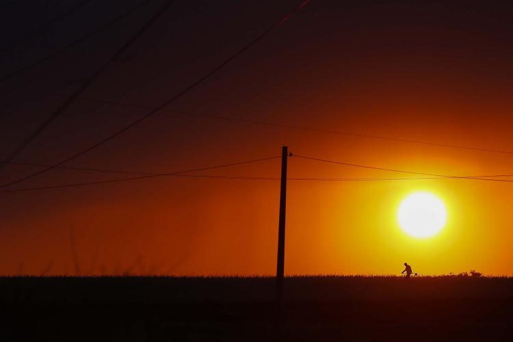 Verão terá dias muito quentes, máximas acima de 30°C e chuvas intensas no Paraná