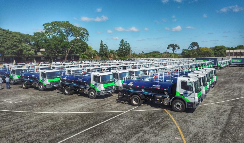 Governador entrega 165 caminhões para reforçar ações ambientais em 132 municípios