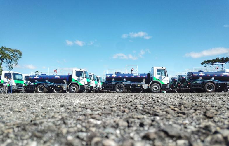 Governador entrega 165 caminhões para reforçar ações ambientais em 132 municípios