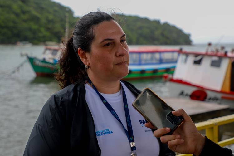 Estado reforça limpeza e coleta de lixo na Ilha do Mel durante a alta temporada