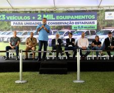 O governador em exercício Darci Piana entregou nesta quarta-feira (8) novos veículos e equipamentos às Unidades de Conservação do Paraná e anunciou a implantação de outras quatro.