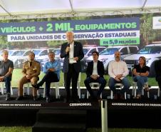 O governador em exercício Darci Piana entregou nesta quarta-feira (8) novos veículos e equipamentos às Unidades de Conservação do Paraná e anunciou a implantação de outras quatro.