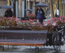 Frio segue no Paraná até a próxima semana; chuva congelada e neve descartadas