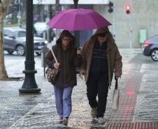 Frio segue no Paraná até a próxima semana; chuva congelada e neve descartadas