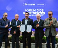 O governador Carlos Massa Ratinho Junior participou nesta terça-feira (29) do Fórum dos Presidentes das Cooperativas Paranaenses, promovido pelo Sistema Ocepar (Organização das Cooperativas do Estado do Paraná).