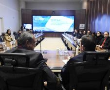 Foto de autoridades durante lançamento do PEM PEN - Planejamento Espacial Marinho, Solenidade de lançamento do ptojeto piloto da região marinha do sul do Brasil. Curitiba Pr - Palácio Iguaçú - GGI com a presença do Secretário de estado do desenvolvimento 