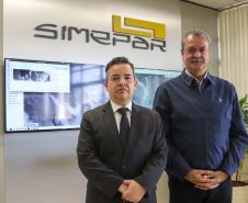 Everton Souza, secretário do Desenvolvimento Sustentável, e Paulo de Tarso: diretor-presidente do Simepar: trabalho em conjunto pelo meio ambiente do Paraná