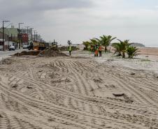 Matinhos, 16 de abril de 2024 - O governo do Paraná retorna as obras na orla de Matinhos, no balneário Praia Grande, em Matinho.