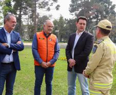 O governador Carlos Massa Ratinho Junior anunciou nesta terça-feira (10) investimento de R$ 21 milhões para ações de combate a incêndios florestais no Paraná.