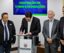 Curitiba, 02-09-24 - Governador Carlos Massa Ratinho Junior assina a contratação de estudos para a contenção de cheias e inundações para a região de União da Vitória.