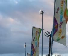 Superpostes fazem a iluminação pública da nova orla de Matinhos.