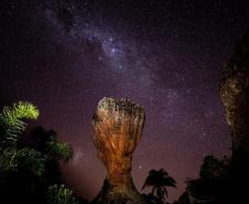 Caminhada noturna no Parque Estadual de Vila Velha em Ponta Grossa