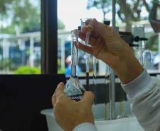 Composto por três laboratórios, a estrutura do IAT faz análises regulares de amostras de água, solo, sedimentos e peixes para a identificação de contaminantes e poluentes