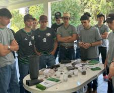 Um Dia no Viveiro: ação em Morretes mostra como é produção de mudas do IAT