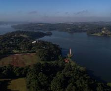 Curitiba, 20 de março de 2025 - O governador Carlos Massa Ratinho Junior participa da soltura de peixes no Parque Passauna, dentro do programa Rio Vivo.