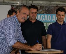 Curitiba, 20 de março de 2025 - O governador Carlos Massa Ratinho Junior participa da soltura de peixes no Parque Passauna, dentro do programa Rio Vivo.