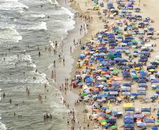 Temporada 2024/2025 do Verão Maior Paraná movimentou quase R$ 700 milhões em licenciamentos ambientais de novos empreendimentos no Litoral.