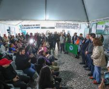 Secretário Rafael Greca visita feira em Curitiba e reforça compromisso do Estado com a reciclagem