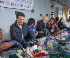 Secretário Rafael Greca visita feira em Curitiba e reforça compromisso do Estado com a reciclagem
