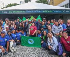 Secretário Rafael Greca visita feira em Curitiba e reforça compromisso do Estado com a reciclagem