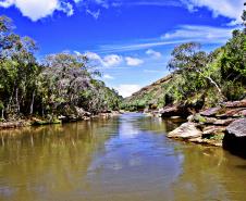 Parques Paraná: trilhas, grutas, montanhas, cachoeiras e muito verde para quem quer curtir o feriado perto da natureza.