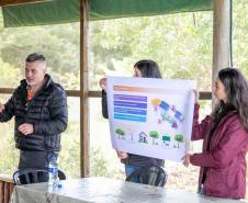 Copel apresenta a moradores da Ponta Oeste da Ilha do Mel projeto de energia solar