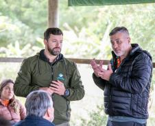 Copel apresenta a moradores da Ponta Oeste da Ilha do Mel projeto de energia solar
