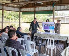 Copel apresenta a moradores da Ponta Oeste da Ilha do Mel projeto de energia solar