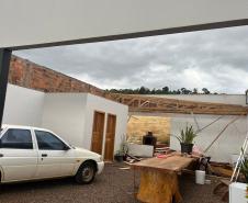 Rajadas de vento e muita chuva: última frente fria do inverno impactou o Paraná