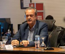 O governador Carlos Massa Ratinho Junior recebeu nesta terça-feira (7), no Palácio Iguaçu, em Curitiba, representantes da Vento Sul Energia para a entrega da Licença de Instalação (LI) do Complexo Eólico Palmas II, localizado no município de Palmas, no Sudoeste do Estado.